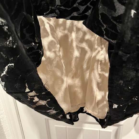 Monteau L.A. black lace/nude lining dress black lace skater dress Size M - Picture 3 of 10